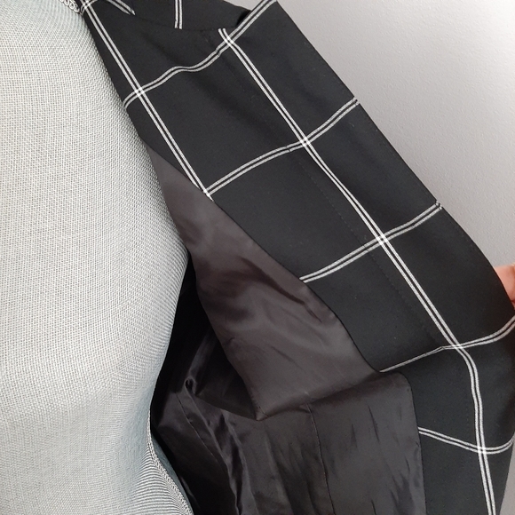 Jones New York Suit Coat - Picture 7 of 9